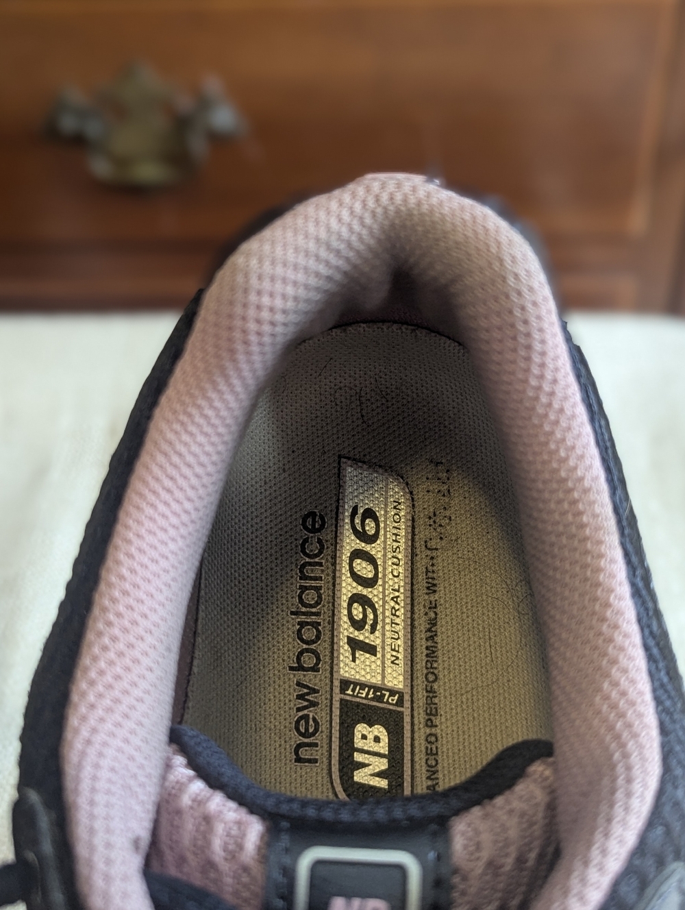 New Balance Eclipse/Pink Taffy Running Shoes (Men's 10, Women's 11.5) - Picture 10 of 12